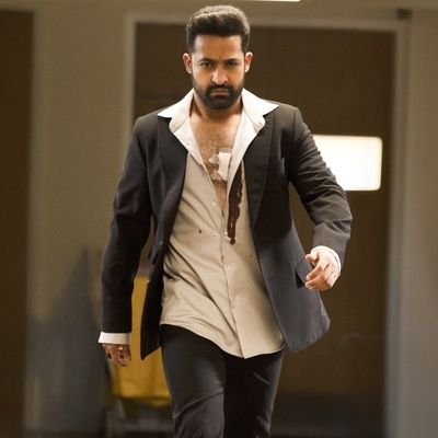 @tarak9999 @dhanushkraja
TFI ki Mass Hero ante NTR okkadu  a 💥🐯 
Tiger 🐯