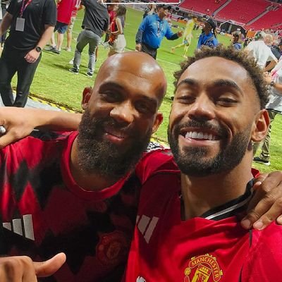 A BsN nurse
stay happy,no hard feelings 💟
Manchester United fan
Christano Ronaldo world
am not a cop