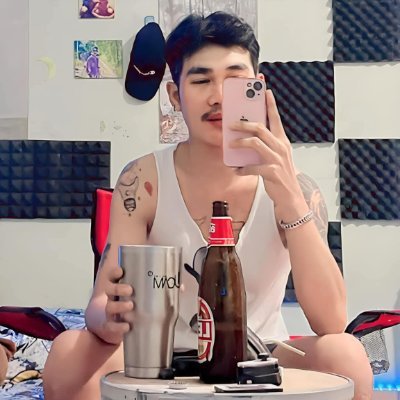 เงี่ยนบ้างบางเวลา😛🫢💦 ชอบผู้หญิงน่ะค้าบ สาวสอง เกย์ ไม่ต้องทักให้เสียเวลาน่ะคับ