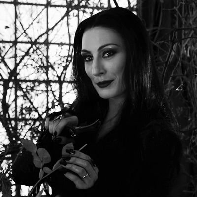 girlicherry's profile picture. 🎻🖤🥀