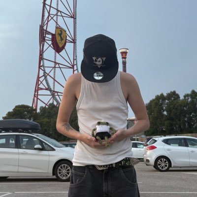 hola soy poeta, t puedo tocar la teta? (@trashydax)