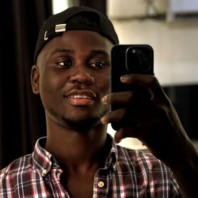 Destin333e's profile picture. helping creators grow on YouTube