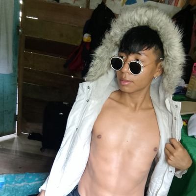 creador de contenidos🔥🍆🍑
videos propios (pollos ,chamos ,chavitos)
24 años 👑 versátil 🏳️🌈 Colombia 🇨🇴 amazonense 🌻