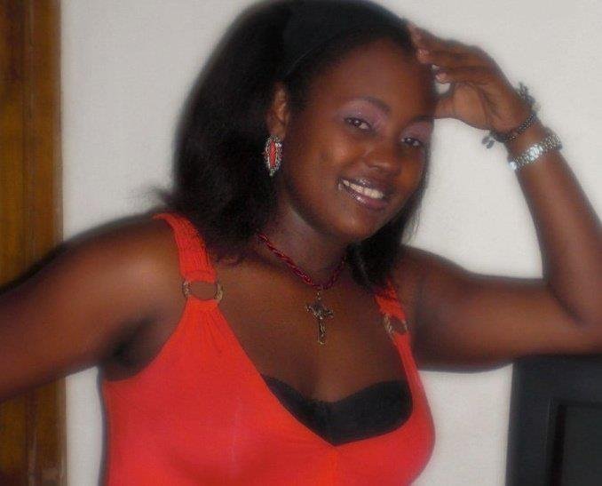 gauriisaraswat's profile picture. Mwen grandi nan Jakmèl, e lavi te montre mwen enpòtans respè.