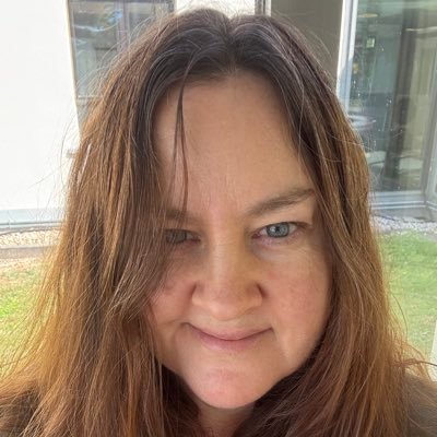 Irish expat,USA now Germany. 🇩🇪 swears a LOT. Liverpool FC #JFT97 #YNWA chocolate addict .Olivia Benson ❤️