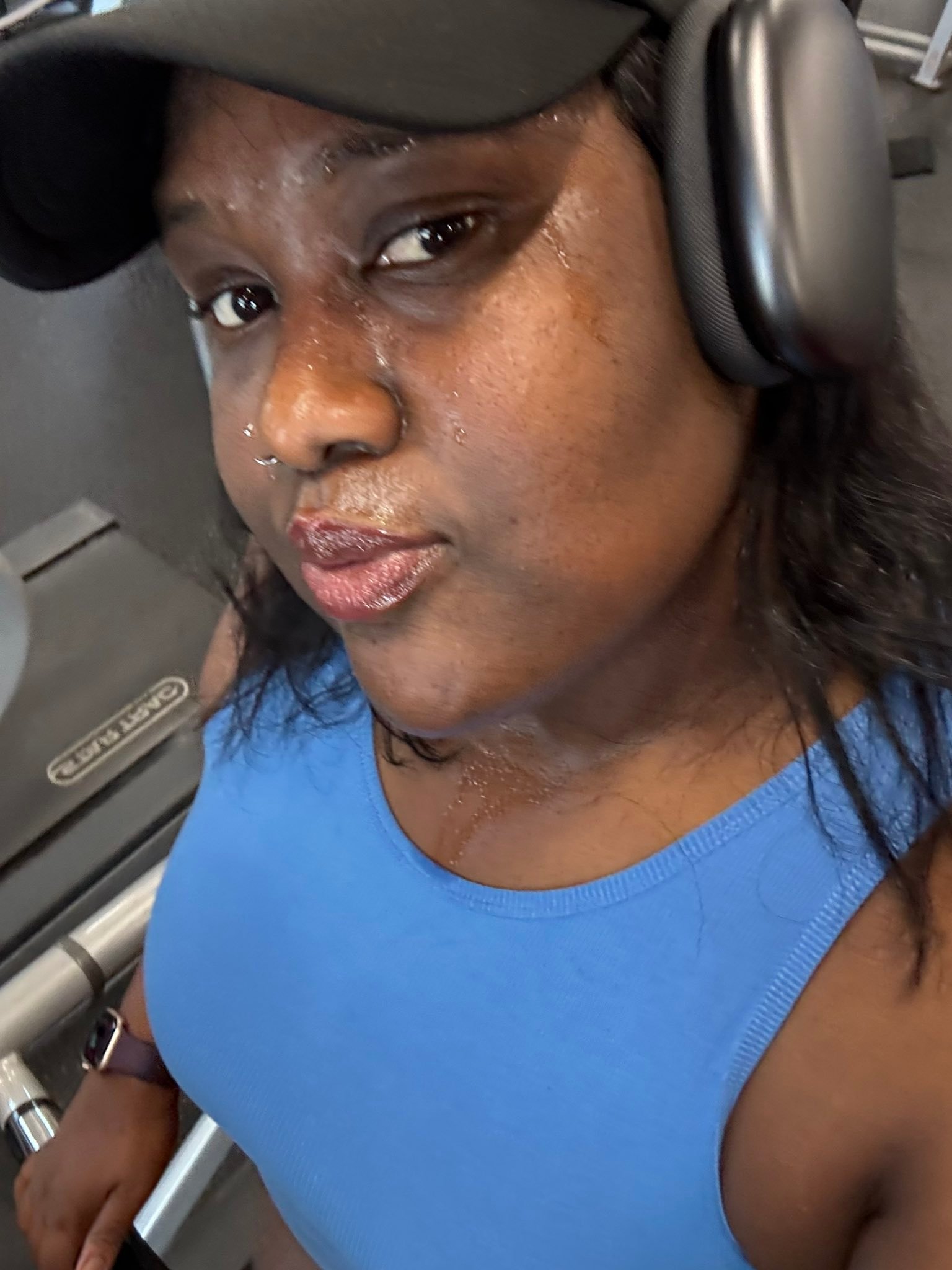 KibrisHome's profile picture. Mwen se yon moun trankil ki toujou chèche konprann lòt moun.