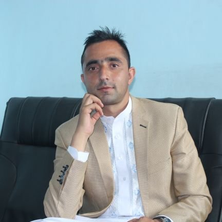 خوشبختی مانند پروانه ی است که اگر او را دنبال کنید از شما فرار میکند ولی اگر آرام بنشیند روی سر شما خواهد نشست