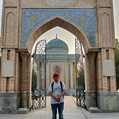 العلم شئ لا يعطيك بعضه حتى تعطيه كلك. . .