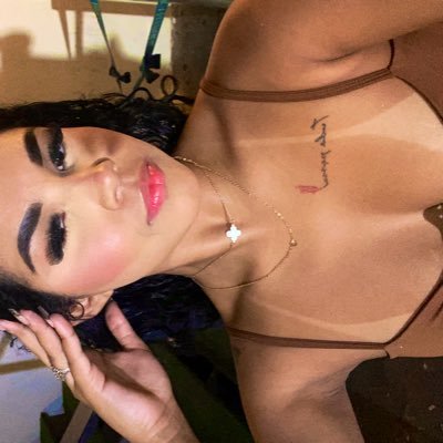 g𝑢𝑎𝑟𝑑𝑎-𝑚𝑒 𝑆𝑒𝑛ℎ𝑜𝑟, 𝑐𝑜𝑚𝑜 𝑎 𝑚𝑒𝑛𝑖𝑛𝑎 𝑑𝑜𝑠 𝑇𝑒𝑢𝑠 𝑜𝑙ℎ𝑜𝑠, 𝐸𝑠𝑐𝑜𝑛𝑑𝑒-𝑚𝑒 𝑎 𝑠𝑜𝑚𝑏𝑟𝑎 𝑑𝑎𝑠 𝑇𝑢𝑎𝑠 𝑎𝑠𝑎𝑠.