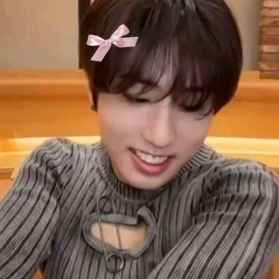 🐰🐿 | nsfw 🔞 minors dni | 22 | no matter how buff jsng gets he will forever be a babygirl omega princess! (hanhole 🤤)