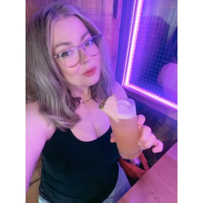 mynameislouise's profile picture. please abraham, I’m not that man ✨