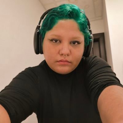Gabby 30, Ex-Chicagoan, Human mutt,Latinx Creole Indigenous. they/he/She @frijoliz made the header buy her art she’s going places💕