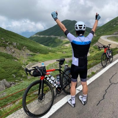 体力しょぼい大阪の老ディーです。2010年からMTBに ハマり2015年からグラベルロードも始めたら舗装路の方が楽しくなって2022年秋から本格的にロード始めた🔰です。綺麗な景色をユルポタ時々ヒルクライムしてます。皆さんの綺麗な景色見つけると無言フォローさせていただきます🙇♂️ #TREK #EmondaSL