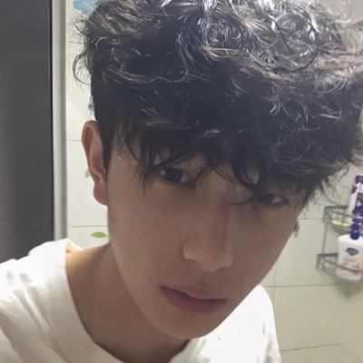 shshsg249644's profile picture. 