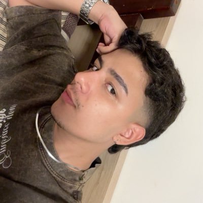 Alexxxvirg's profile picture. 