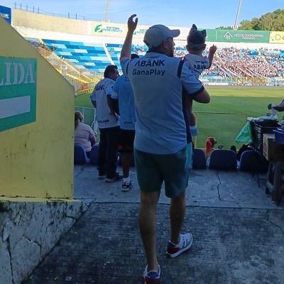 Sabina- Hay que ser feliz, aunque sea solo por joder🎩...
#ComoNoTeVoyAQuerer 🅰️