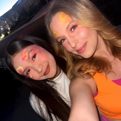 TinaGuz21's profile picture. Jesus is love