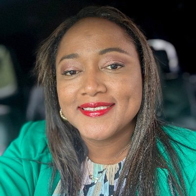 Abogada UCE,Mediadora UEES, Magister en Derecho constitucional UEES, Diplomado en Derecho Procesal UEES,