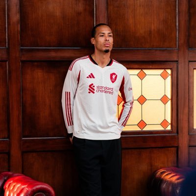 Linzysanty11's profile picture. CRAZY 😜 LFC FAN ………die hard van dijk fan 🏆🦅♥️