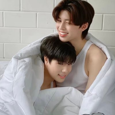 NguyenHuon82739's profile picture.