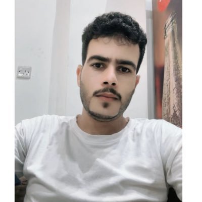 اجمل نساء العالم ثلاث امي ، وظلها ، وانعكاس صورتها في المرآة .! .