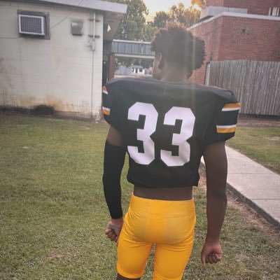lb/Rb,GPA 2.5,5’9,140 sophomore,class 2028,Mamou high school La