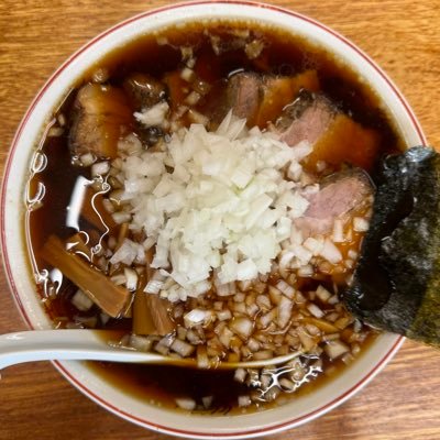 2023-2024TRYラーメン大賞に掲載されました!ラーメンWalker千葉2025に掲載されました!船橋駅北口徒歩1分 船橋市本町5-3-2 営業時間11:00〜15:00※ラストオーダー14:30 定休日、土、日、祝日 【フォロワー限定】竹岡醤油ラーメン950円、ニンニク0円