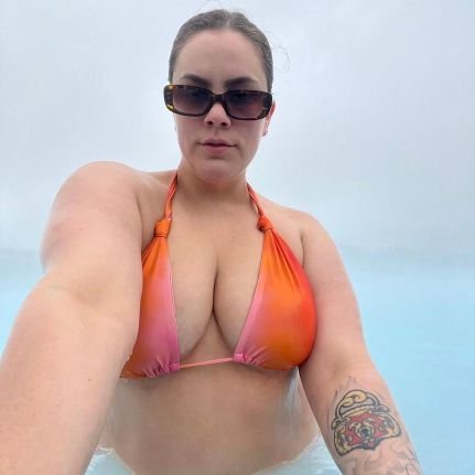 Like and comment if you would like to suck it out here 🤩🤩