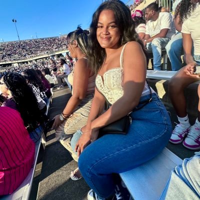 just a girl in her 20’s living her best life and trying to figure out what the fuck is going on