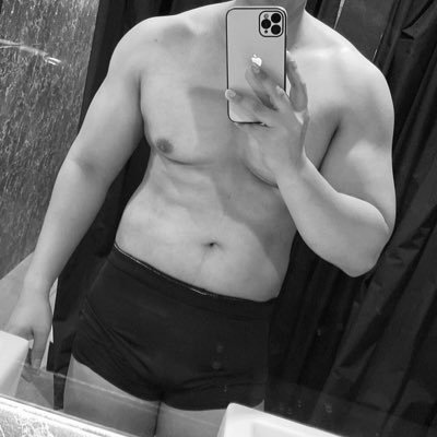 LoveHunk484's profile picture. 