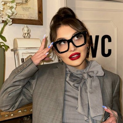 CEO/Owner/Designer/Patriot 🇺🇸
Hook ‘em!
Former Business Executive at LVMH
Former Creative/Art Director at Tiffany & Co.