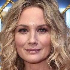 🌟 Welcome to Jennifer's Official Fan Page! 🎉 📚 Passionate about being a singer-songwriter and dedicated to sharing my journey with you.