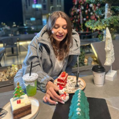 Miranda1Smith's profile picture. A smile, a great movie, a chat over coffee. Life's simple joys are best when shared.
#SimpleJoys #CoffeeAndConversation