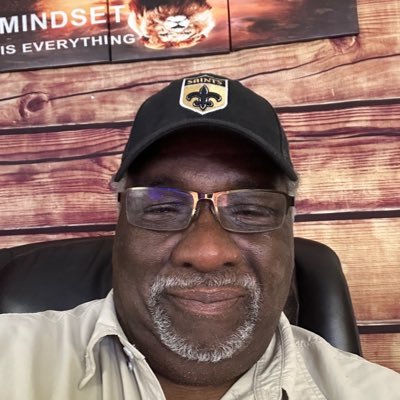 ReggieC542507's profile picture. Conservative, Ex-College Instructor and Family Man. Veteran Police Officer. YouTube channel:    https://t.co/yqifVUjlFa