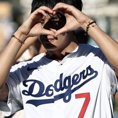 𝘧𝘢𝘯 𝘢𝘤𝘤💘for: Omar & BTS.⤷💌My loves: Yuli & Bec ✨ソウルメイト: @softchyeop🩵. Shohei Ohtani🦄¹⁷
📍🇻🇪