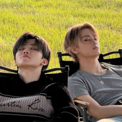 cherezennie's profile picture. neoteen | mk🐯 | jm🐰| jh🪽| anton 🦕