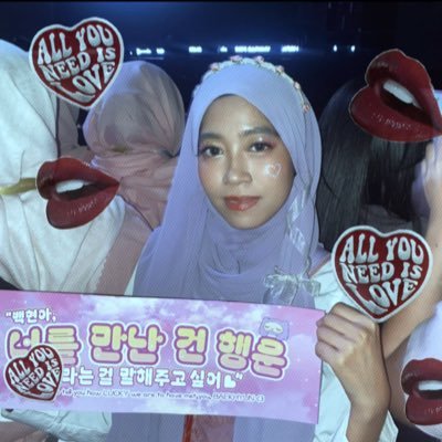 Azirahmn's profile picture. I MET BAEKHYUN THE LOVE OF MY LIFE🤍