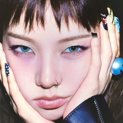yawknzzn's profile picture. siap menikahi kakak kakak (kak karina) 😐🙏