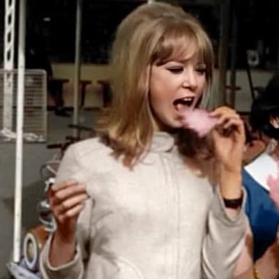Escrita y dirigida por John Cassavetes. Demasiado Pattie Boyd para existir. 🎸🎬📺🍂