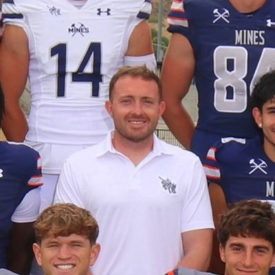 WR’s coach @MinesFootball #HelluvaEngineer ⚒️