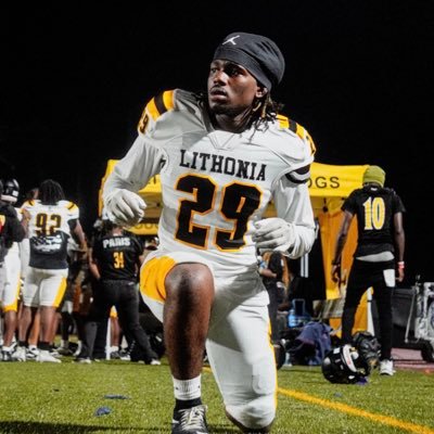 5’10 175 , CO ‘27 , Safety/ Linebacker, Lithonia Highschool
