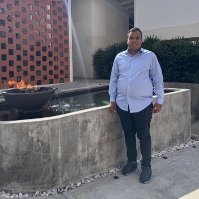 🇻🇪 comunicador social, presentador y productor de radio y televisión, asesor de marketing,y conferencista. una discapacidad👓, 1000 capacidades😂❤️
