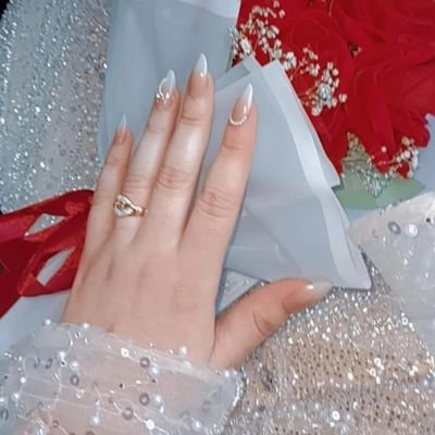 الحمدلله أنها دُنيا وسَتنقضى، وعسَانا فى الجنة نأنَس ويُؤنَسُ بنا، لبَّيك إنَّ العيشَ عيشُ الآخرة🩷
..
🐋🌊..