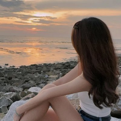 Love and care for others 🫶💖, always looking for love and happiness ✨. Peaceful relationships and forgetting the heat 🕊️