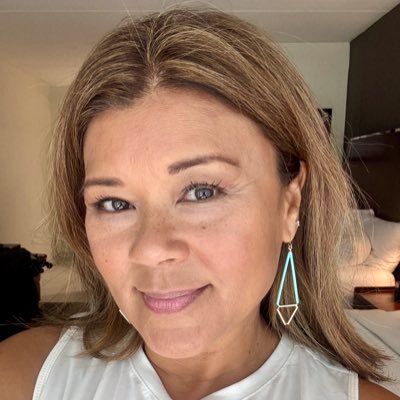 💍Wife & 2x Self-Award Winning Boy Mom 💻 School PR/Communications Pro 🎉Fabulous 50’s / Empowerment / Beauty / Confidence ⚾️ 🏃🏽♀️🐕 ⛰️☕️