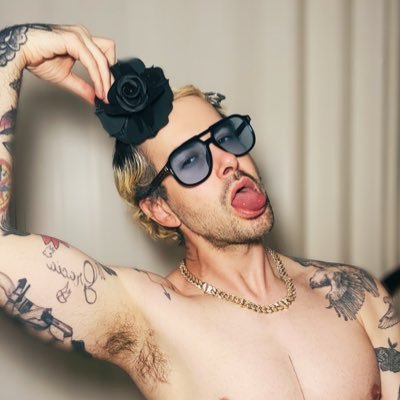 Músico / TV Host / MTV / E! Entertainment Latino / Soy un Juanjo de la Suerte!!/ Sígueme en #Spotify