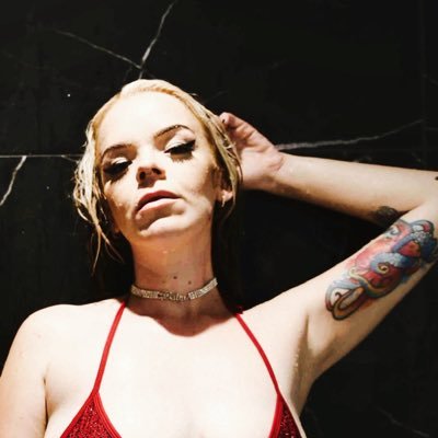 🔞 Scottish bisexual brat - that likes to show off irl and in front of the camera ➡️ https://t.co/55ZRaD3yJ0