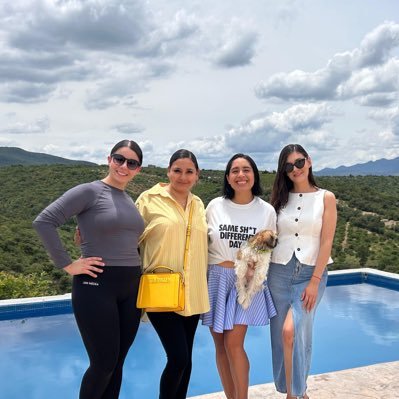 ScarMtz's profile picture. Kindness matters.
Mexican
Canadian Permanent Resident