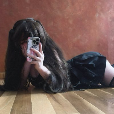 ᥫ᭡ star chaser. @togehpi main // 。‧˚ʚ ɞ˚‧。⋆ @cinnakodes is what ur looking for🪽 greedy brat - finDOM