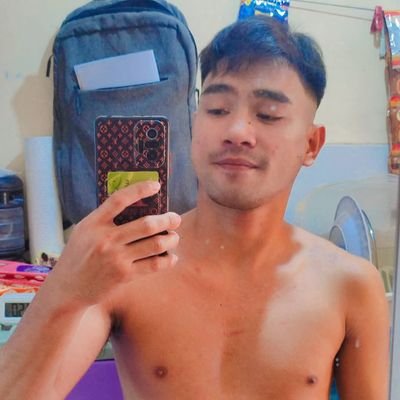 Top, 30s, 5'6// Not pogi// Not famous// Not daks// paNot😒